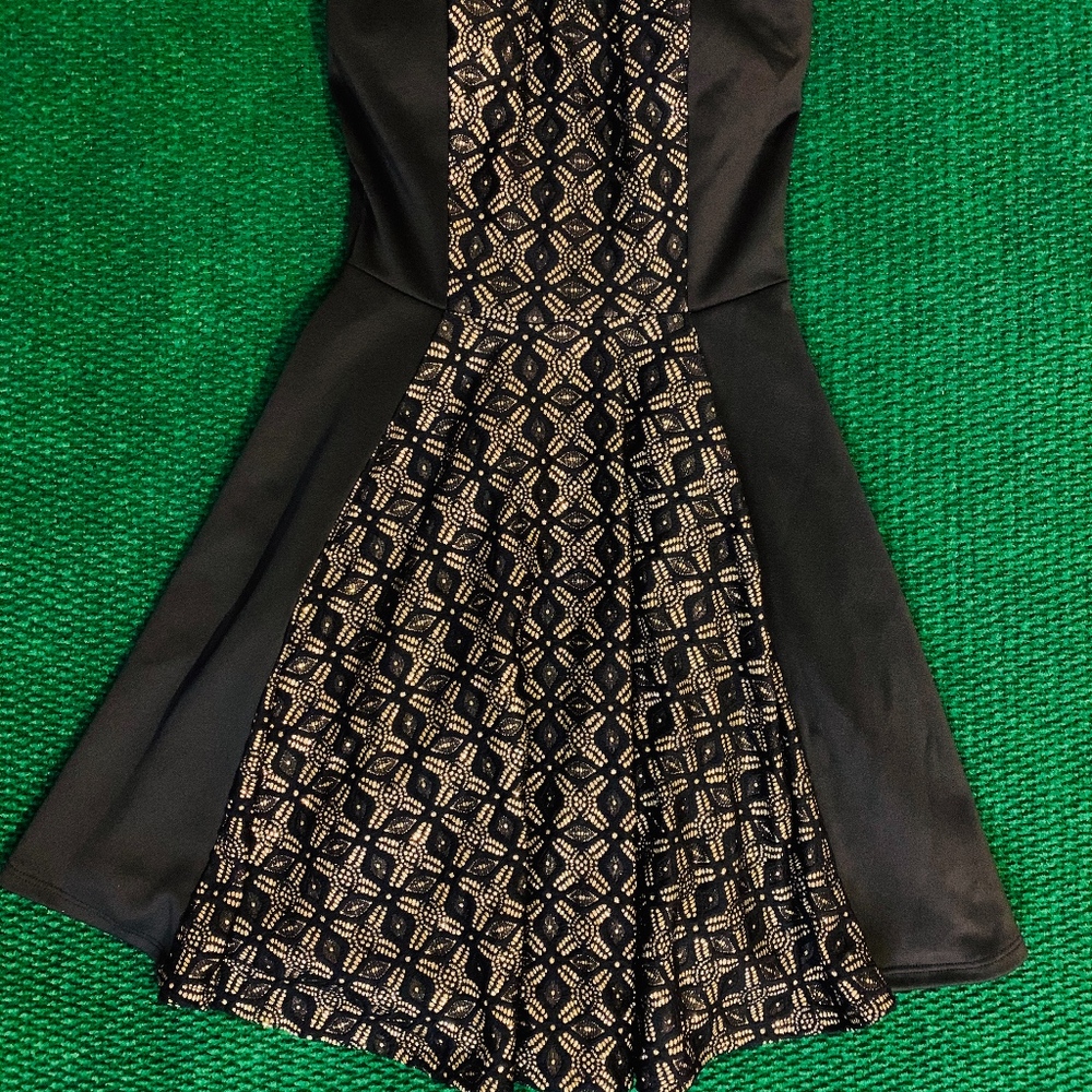 Beautiful dress black and gold youth